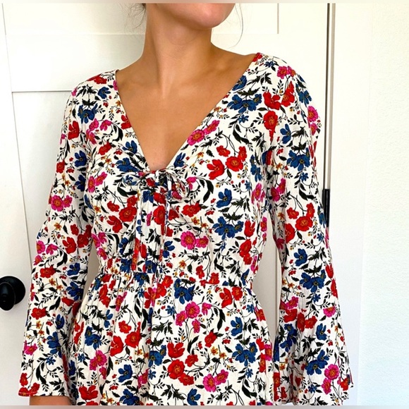 America Eagle Outfitters Floral Romper Size XS - Picture 2 of 14